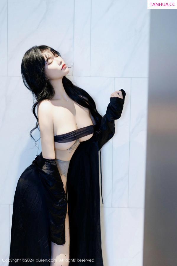 小娜比  [XiuRen]高清写真图 2024.12.10 No.9575 娜比 黑丝美腿第36张图片